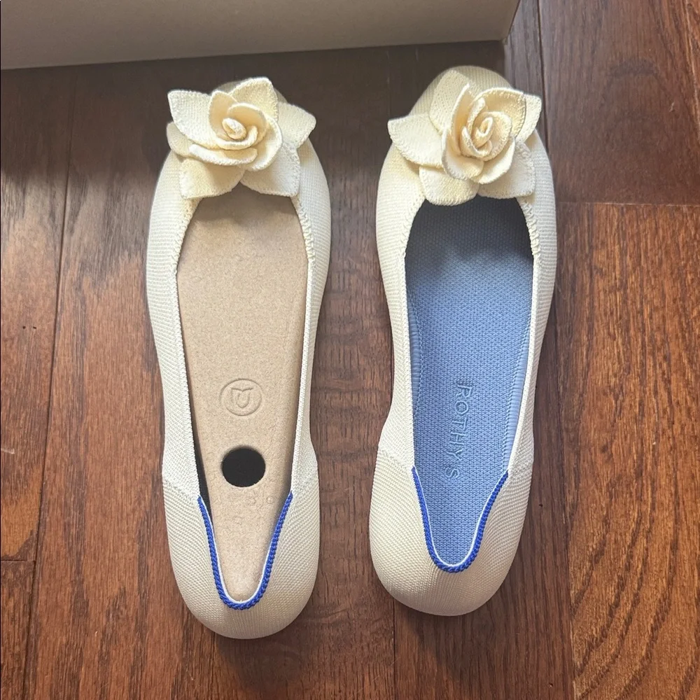 NEW Rothy's Cream Flats Love Bird - Picture 1 of 5